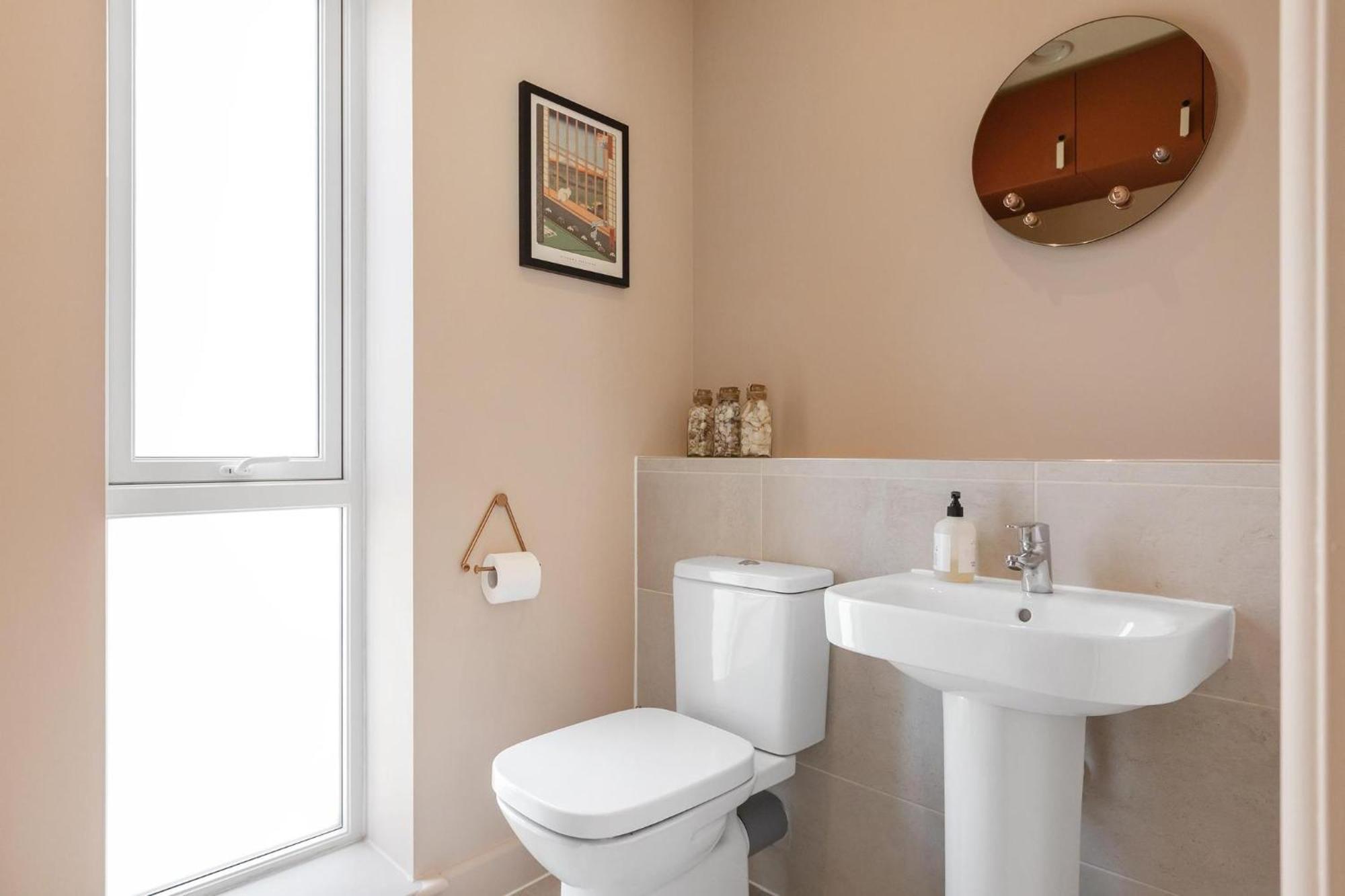 Designer 2bed 3bath Duplex - 20mins2central London! London