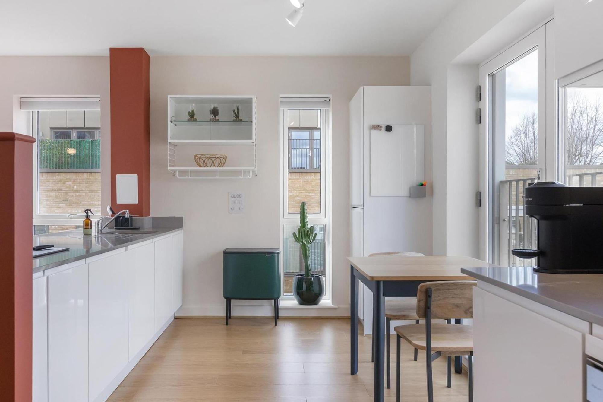 Apartment Designer 2bed 3bath Duplex - 20mins2central London!