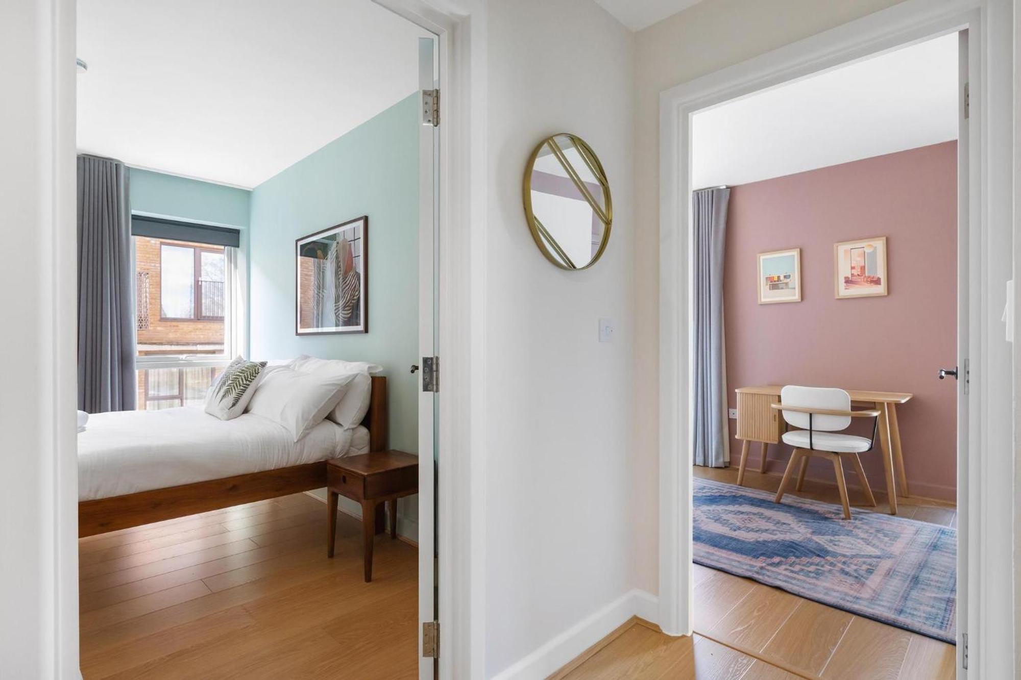 Designer 2bed 3bath Duplex - 20mins2central London! Apartment London