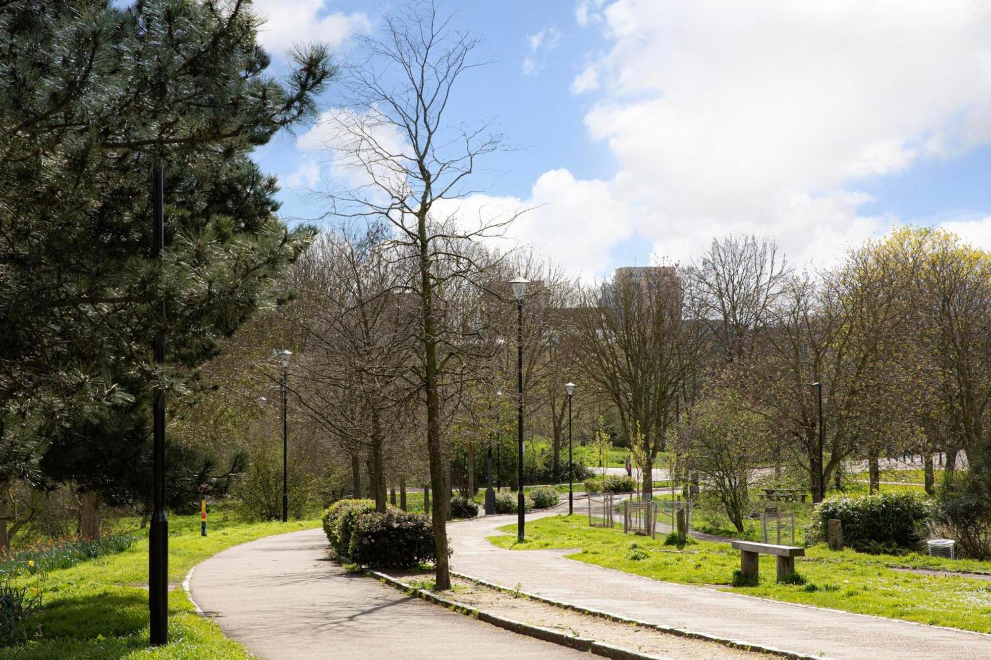 Designer 2bed 3bath Duplex - 20mins2central London!