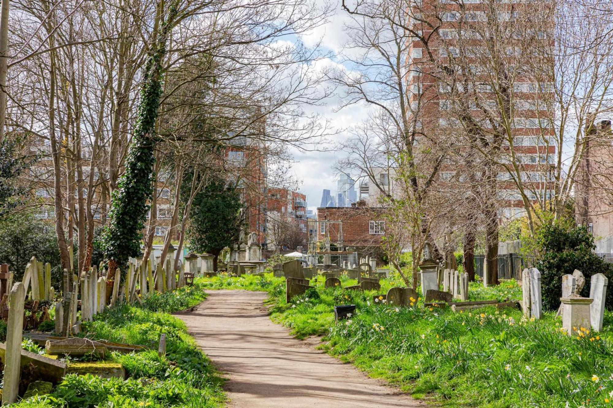 Designer 2bed 3bath Duplex - 20mins2central London! Apartment *
