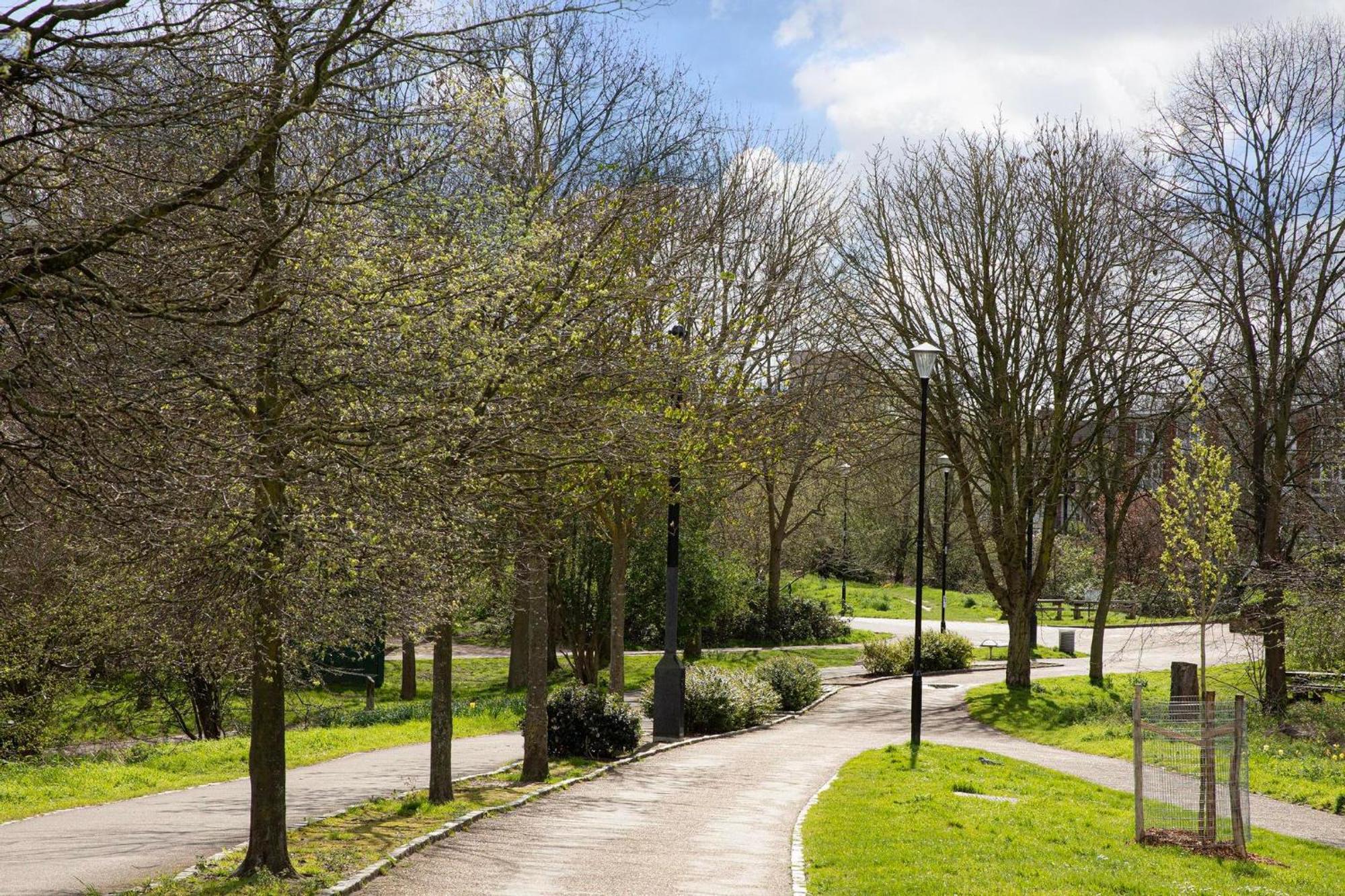 Designer 2bed 3bath Duplex - 20mins2central London!
